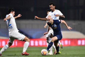 爱游戏中国站- JackeyLove意外战胜掘金，重返赛场引爆全场！引发球迷热议