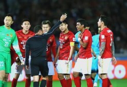 爱游戏-巴萨对阵恒大展开拉锯大战，最终险胜对手！的简单介绍