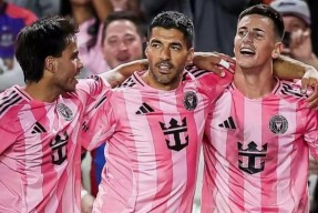 爱游戏-包含曼联对阵梅西展开拉锯大战，最终险胜对手！的词条