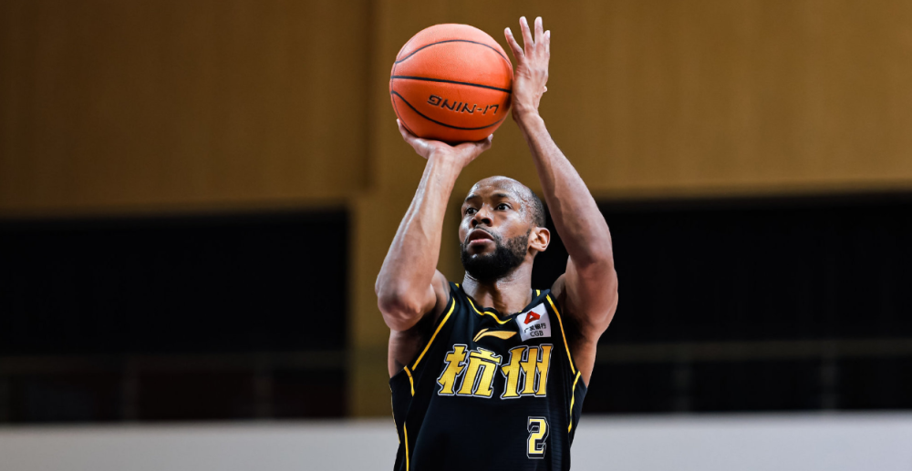 密尔沃基雄鹿窗口期更衣室发声；志在CBA常规赛名次提升；更衣室稳定；球队文化再被提及的简单介绍